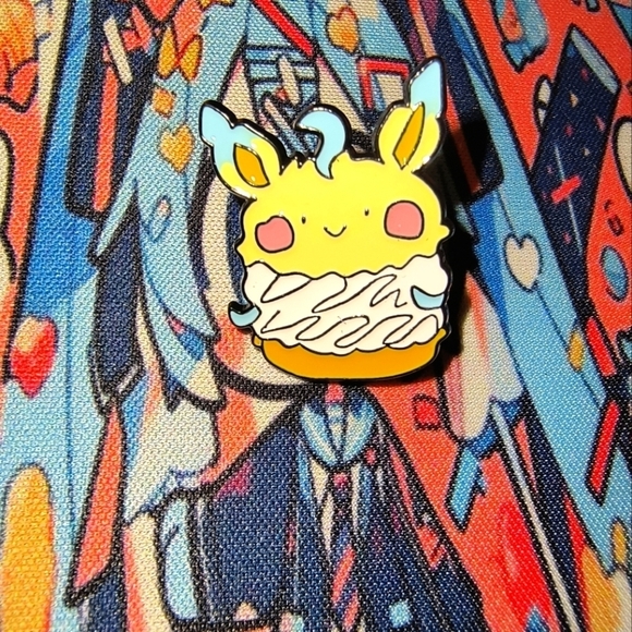 Pokemon Accessories - Cute Yellow and Green Enamel Pin Pokemon Game Macron Leafeon Anime Eevee Manga